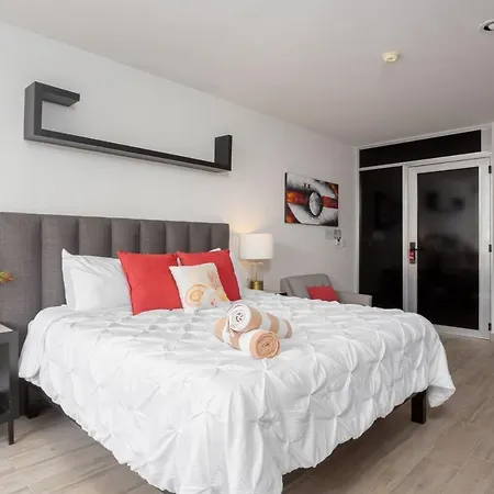 Alexander Suites